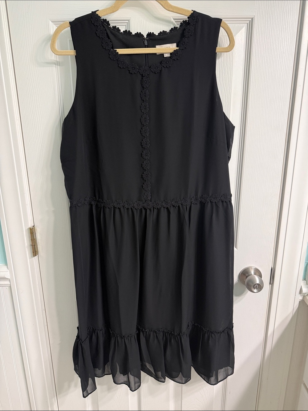 NWT Loft Black Sleeveless Dress in Size 16.